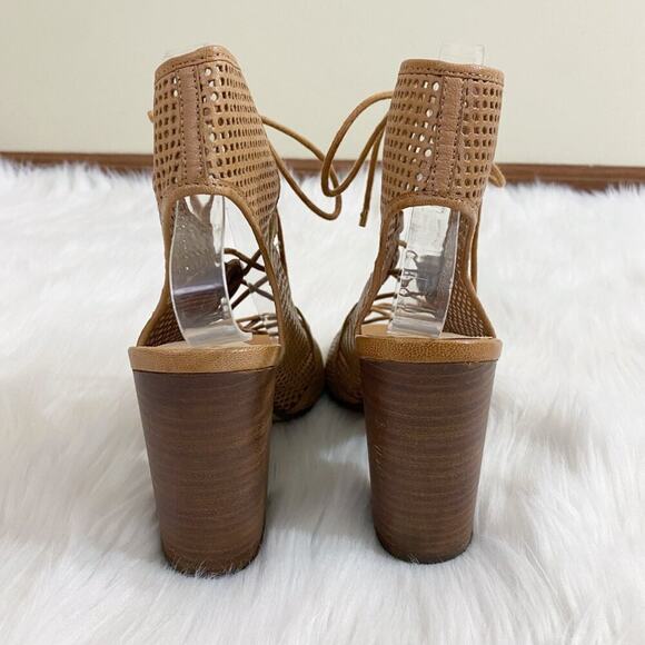 Aldo Tan Perforated Leather Lace Up Heels Women's Size 8 EUC Block Heel Open Toe - Picture 5 of 9